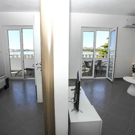 아파트 Nevistic 포드스트라나