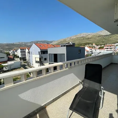 Apartment Nevistic Podstrana