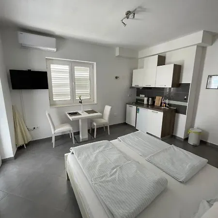 Apartment Nevistic *