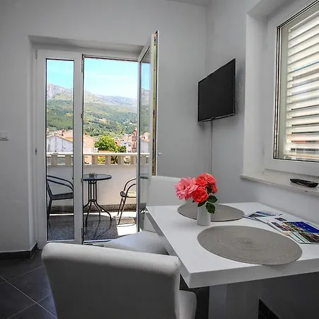 Nevistic Apartment