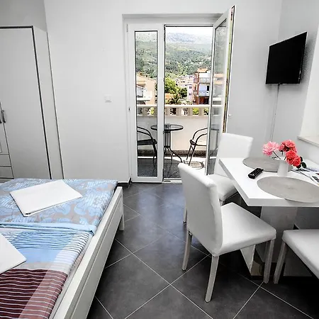 Apartment Nevistic Podstrana